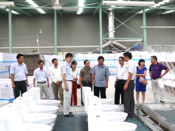 Quận ủy Cầu Giấy thăm và làm việc tại Chi bộ Công ty Kính nổi Viglacera